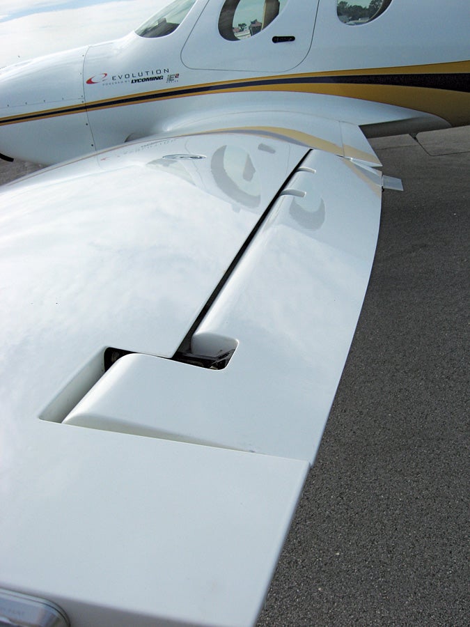 fly0710_lycoming4_675x900.jpg