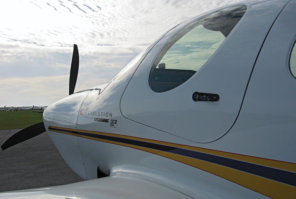 fly0710_lycoming5_1000x674.jpg