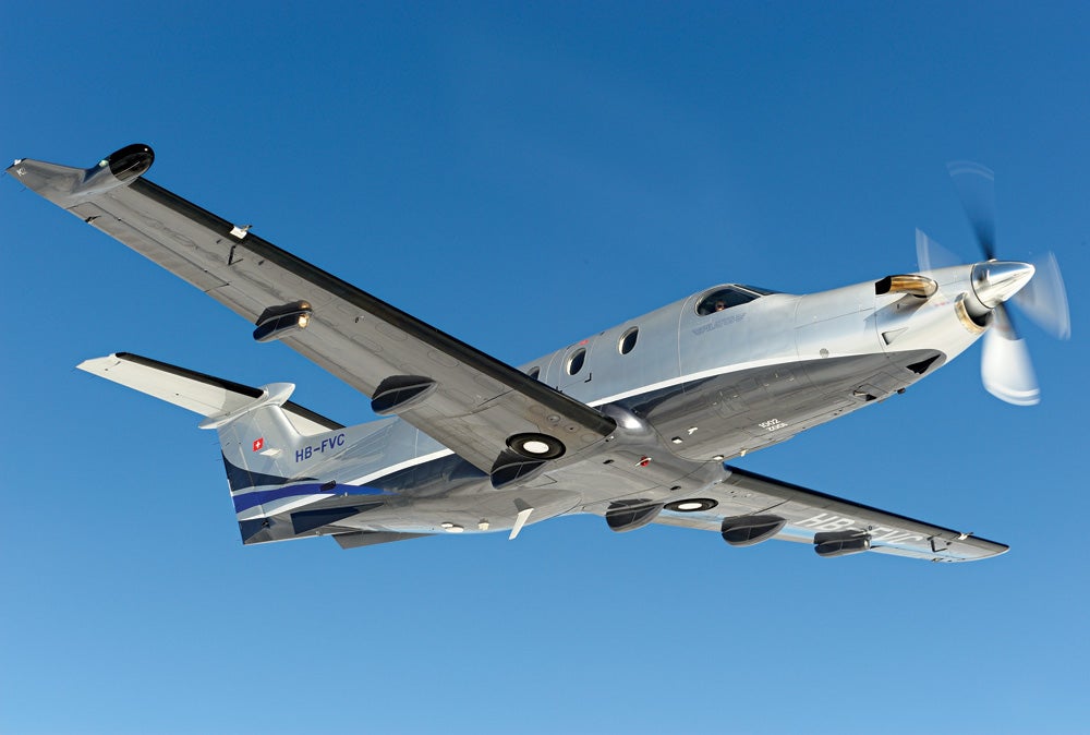 fly0810_pc12e_1000x674.jpg