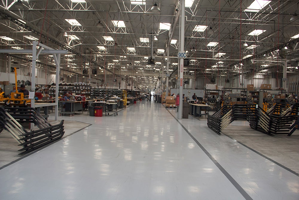 02-hangars.jpg