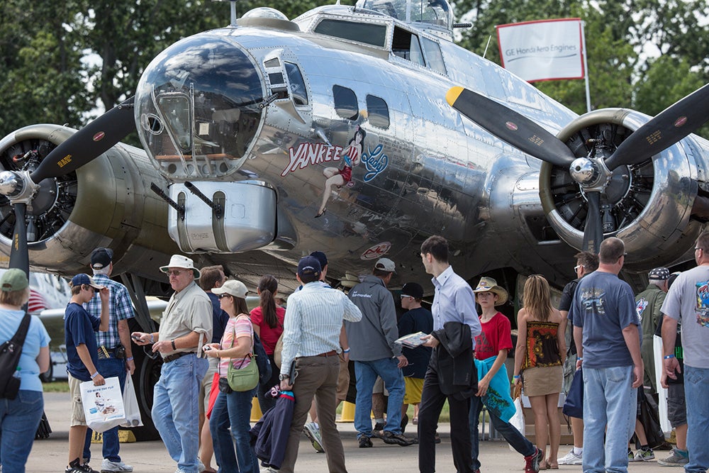 b17-attracting-crowds.jpg
