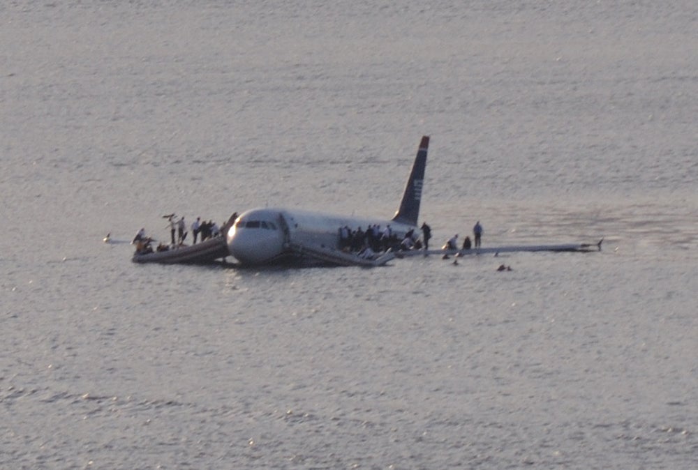 20famous-plane-hudson-river.jpg