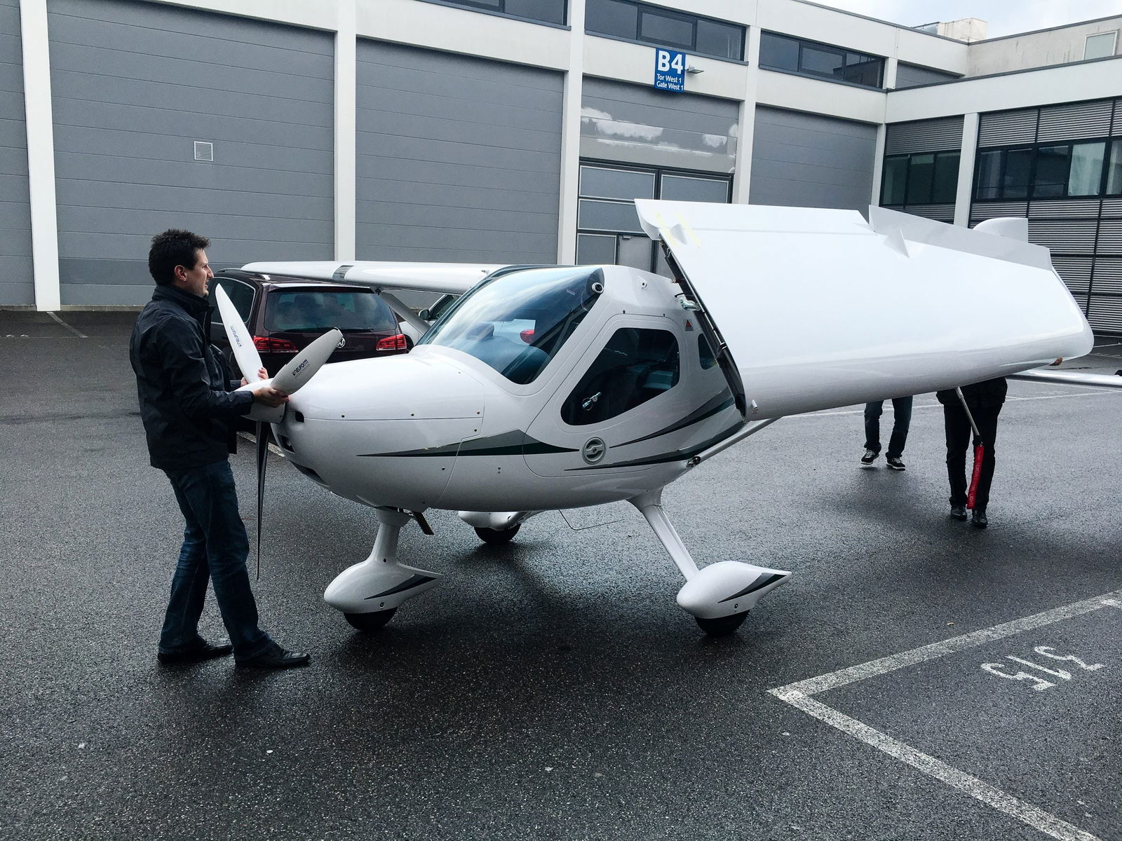 Remos GXiS exterior