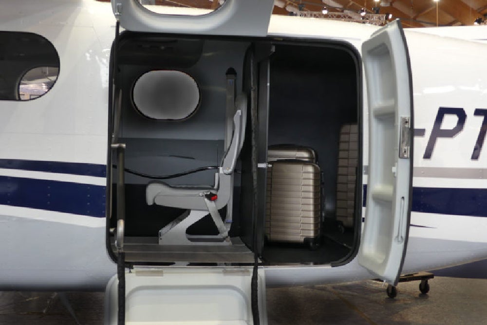 Tecnam P2012 luggage partition