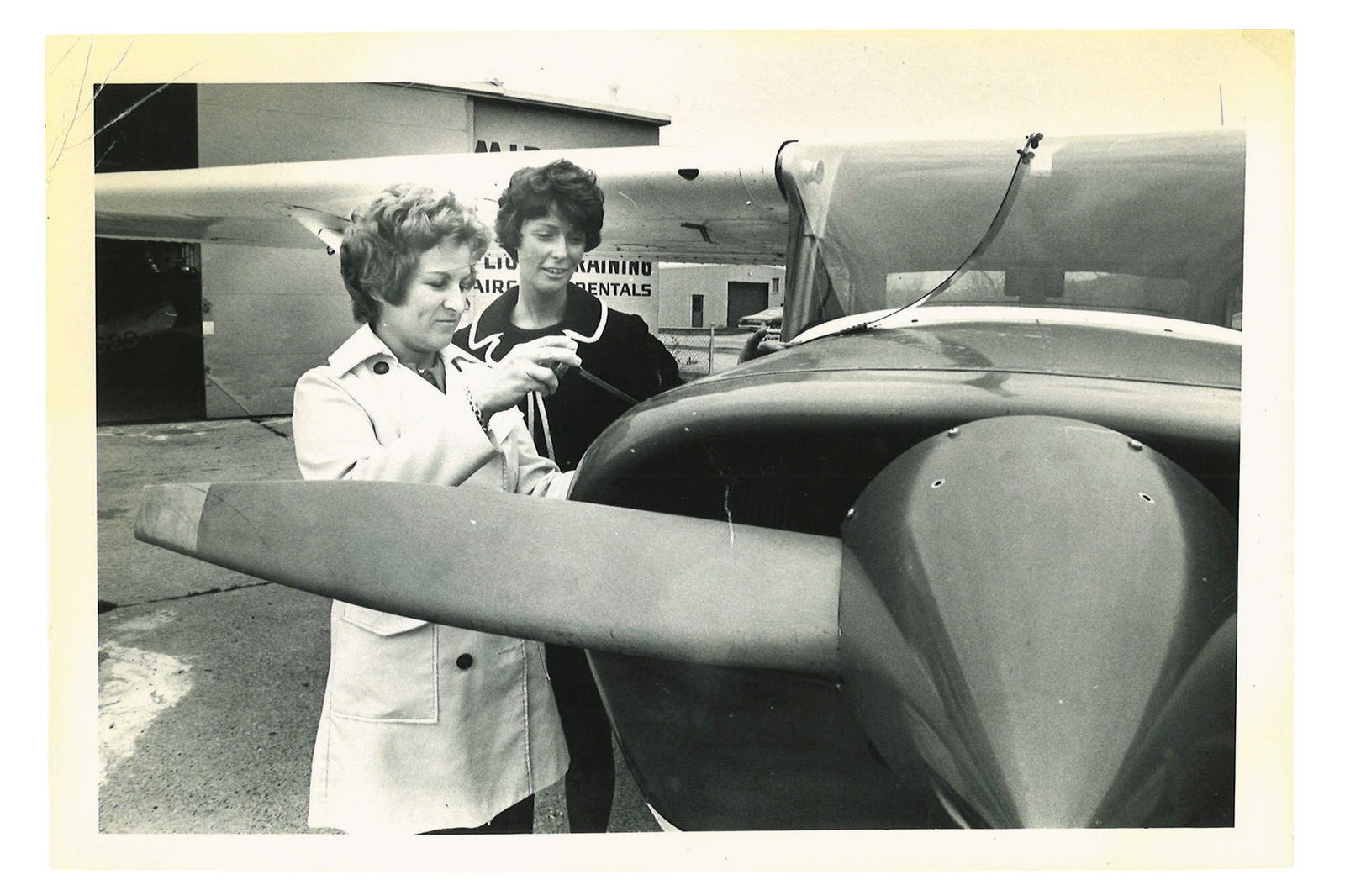 Instructing a student pilot