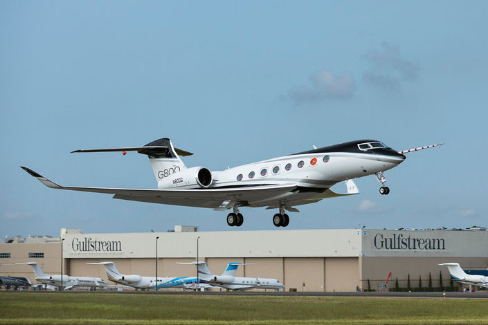 Gulfstream G800 Takes Flight