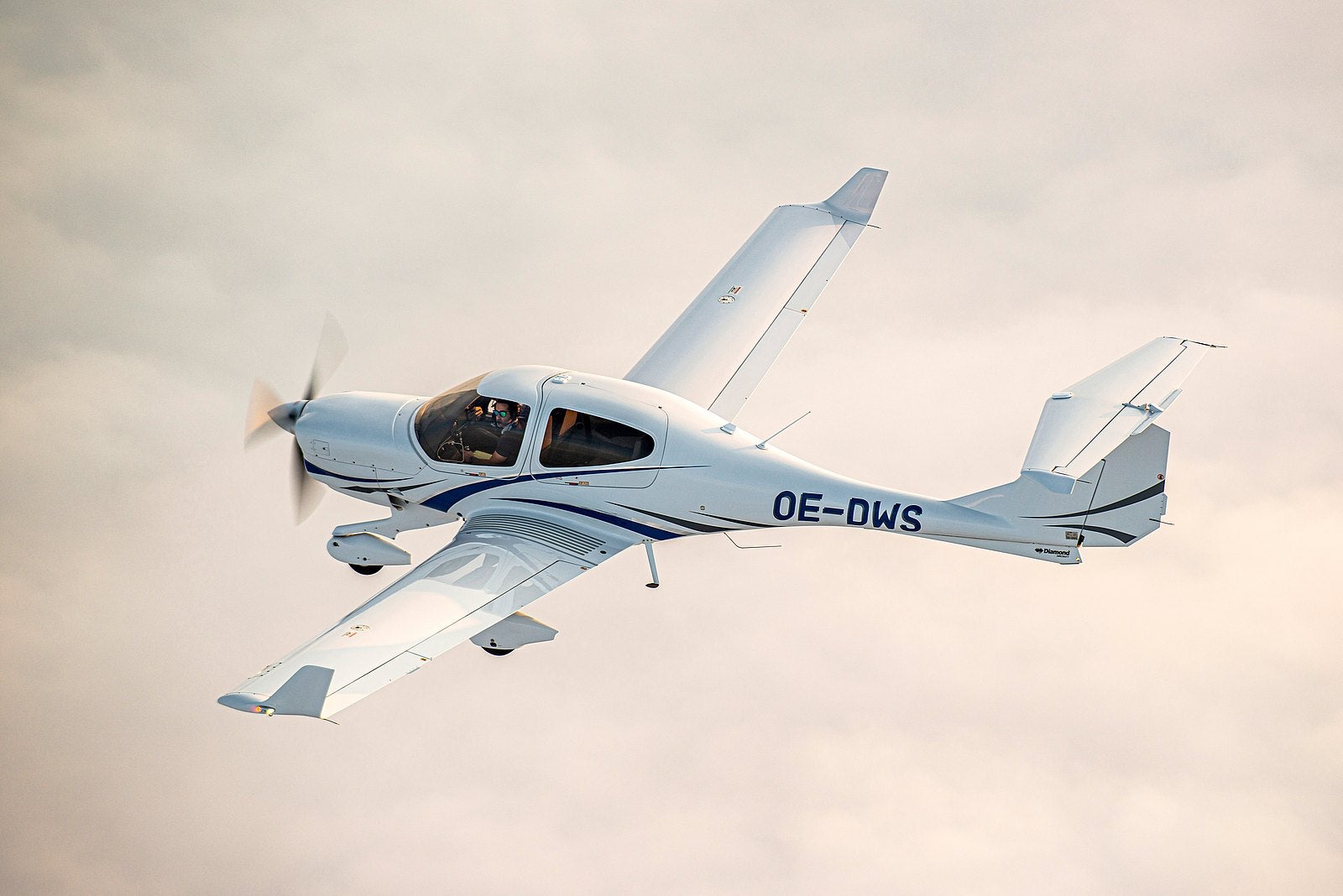 Diamond DA40 NG in flight