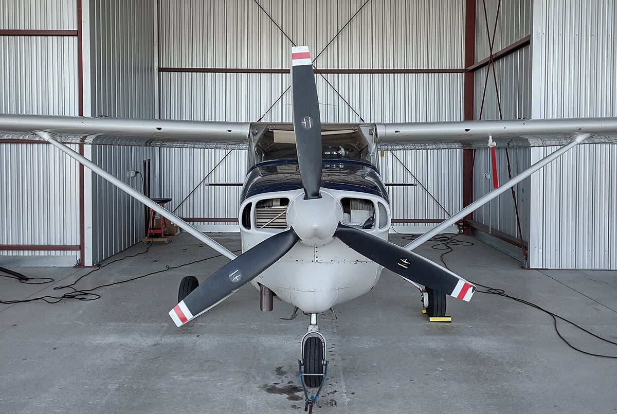 Cessna T210F