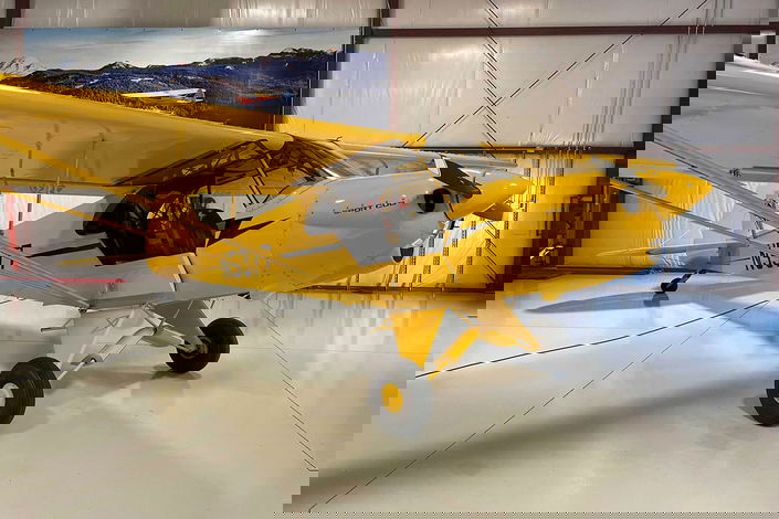 A CubCrafters Carbon Cub SS sports a bright yellow livery