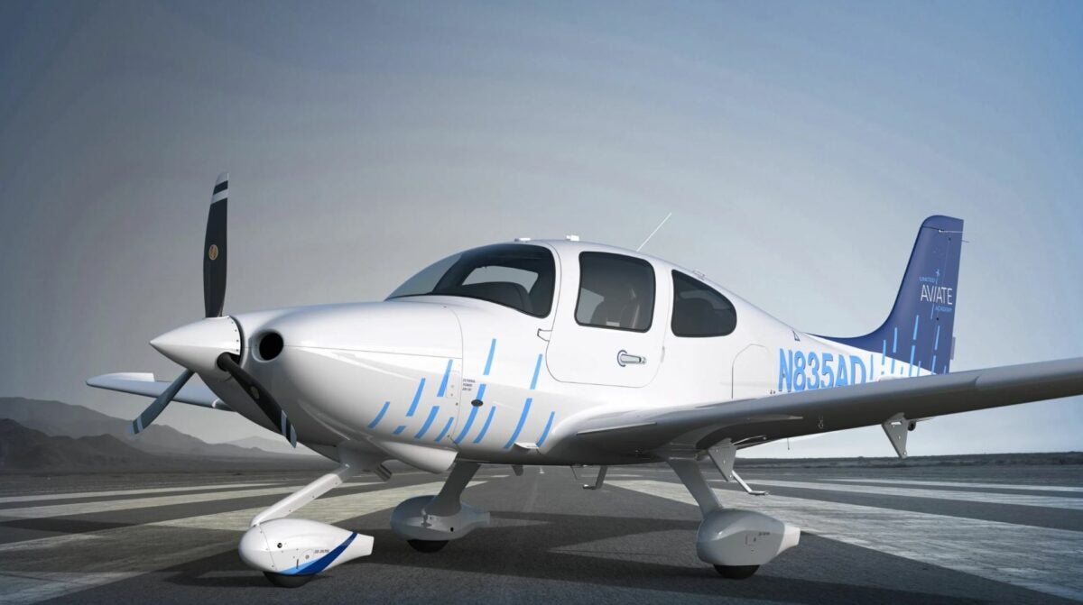 www.flyingmag.com