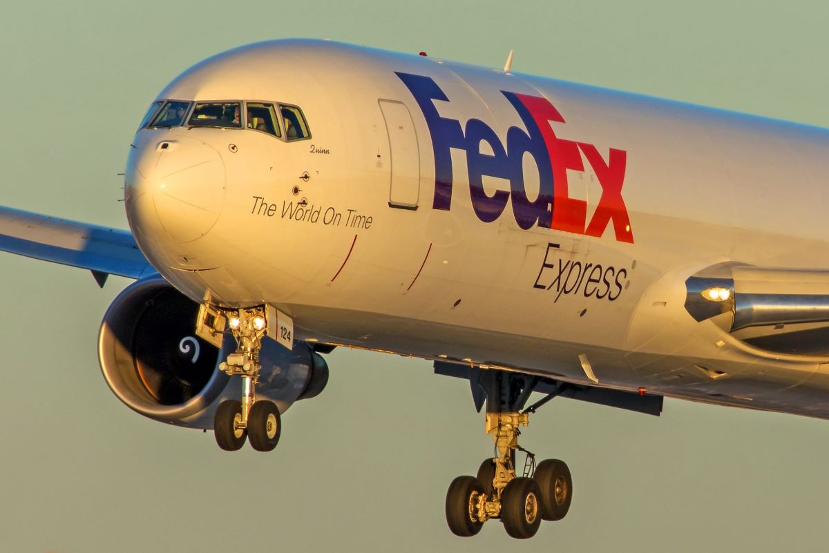 FedEx Founder and Parcel Industry Pioneer Dead at 80