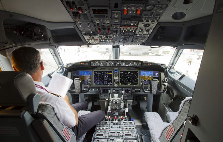 Boeing 737 MAX cockpit