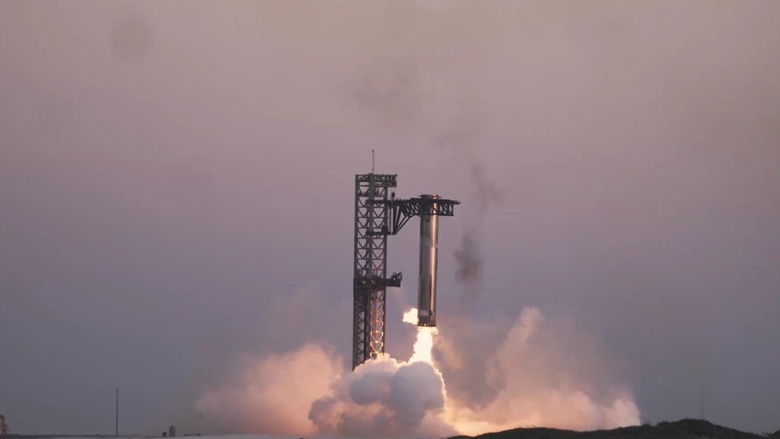 SpaceX Starship Super Heavy rocket booster test flight