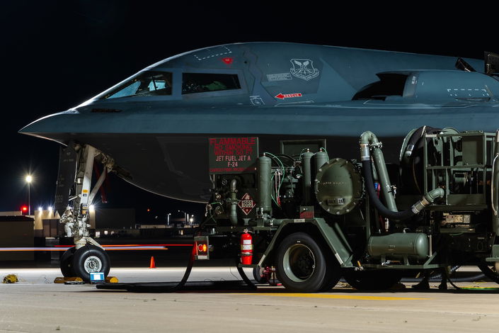 B-2 bomber refueled