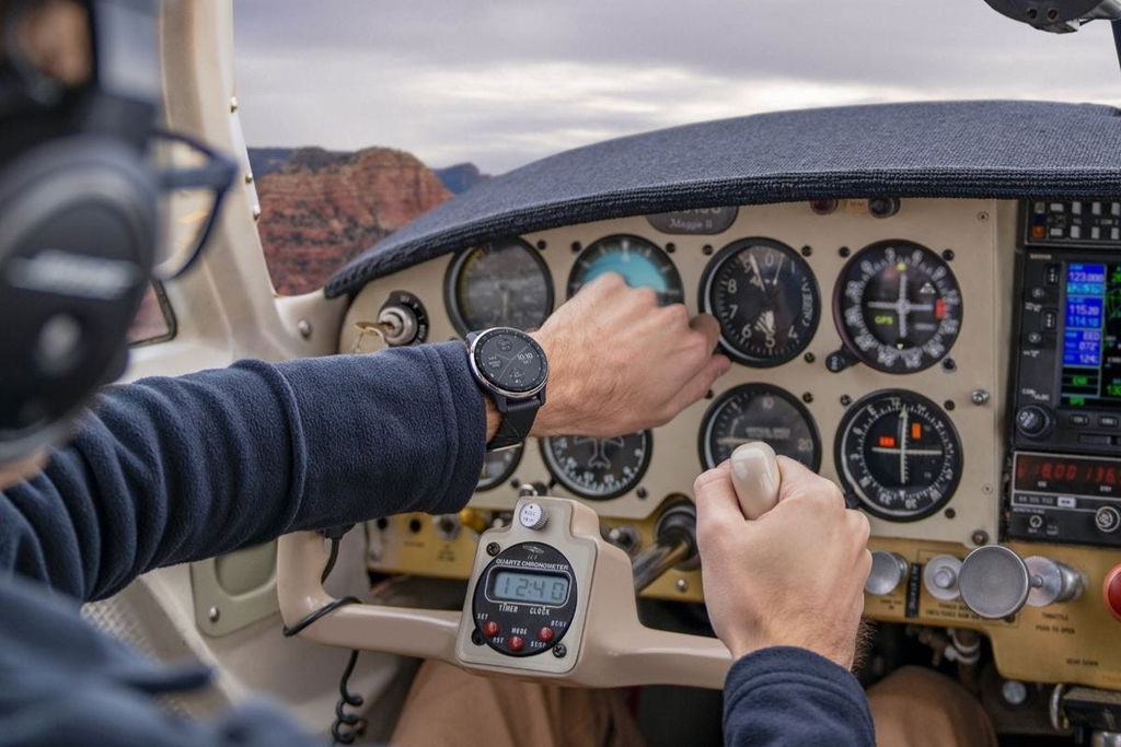 Garmin D2 Air X10 Smartwatch.