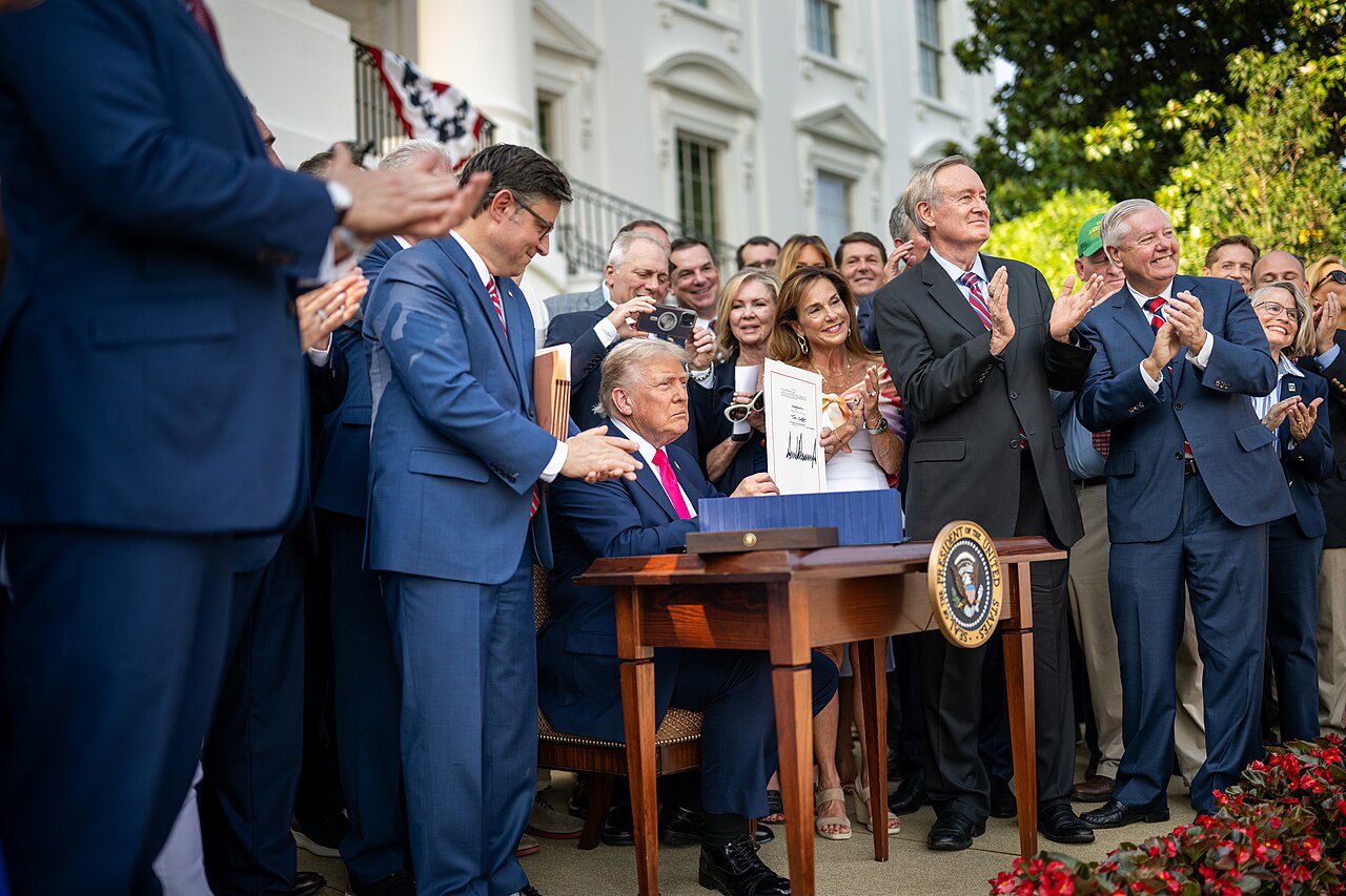 Trump Signs Tax Bill Reinstating 100% Bonus Depreciation for Business Aircraft
